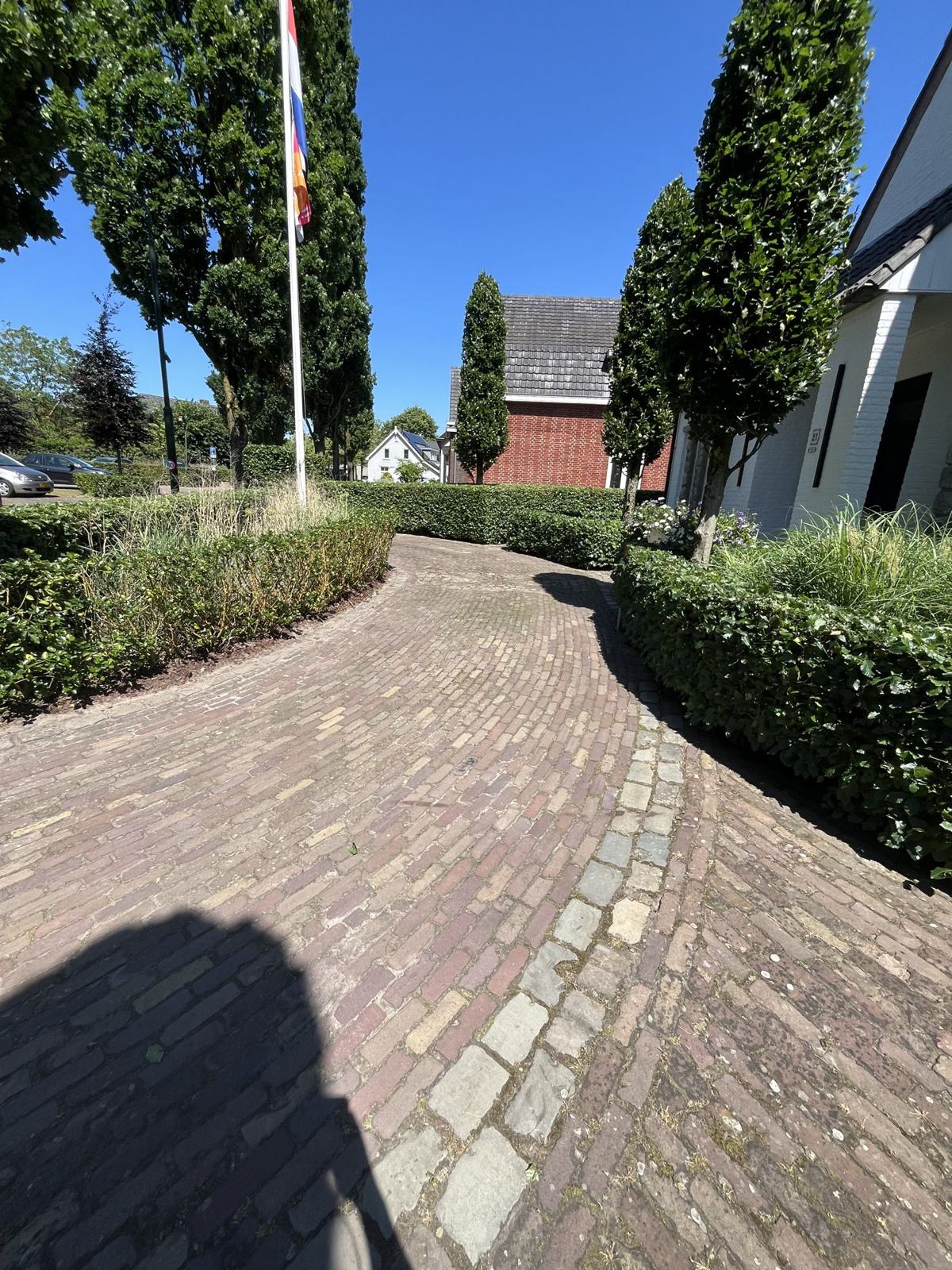 Oprit met strakke hagen